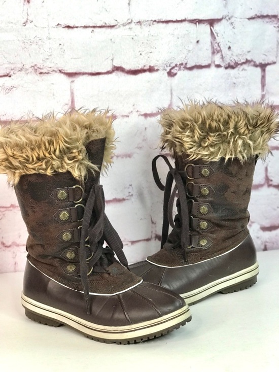 PARIS BLUES Shoes - PARIS BLUES Fierce Faux Leather Faux Fur Lined Brown Lace Up Duck Boots Size 8